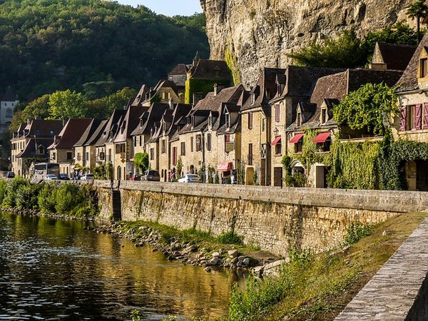 Les 10 Meilleurs Spots de Camping à Découvrir dans le Périgord