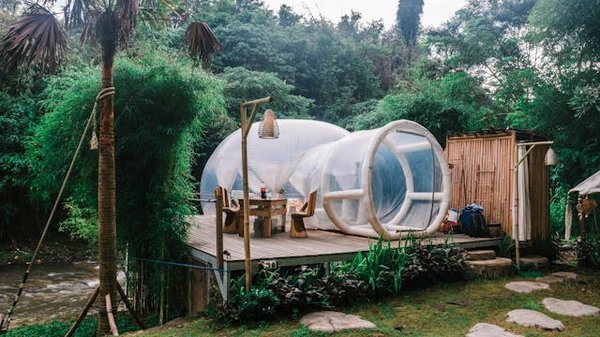 Dormir insolite : cabanes et bulles dans les Landes