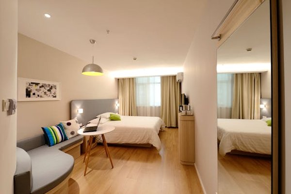 Comment trouver un hôtel près de la gare d'Angers?